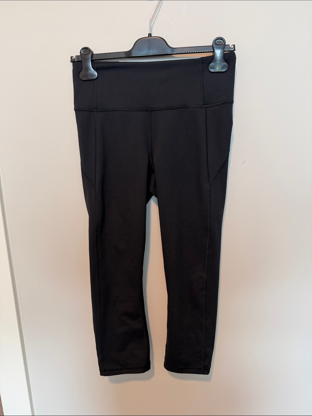 Under Armor Black High-Waist Performance Leggings - capri style, size Medium
